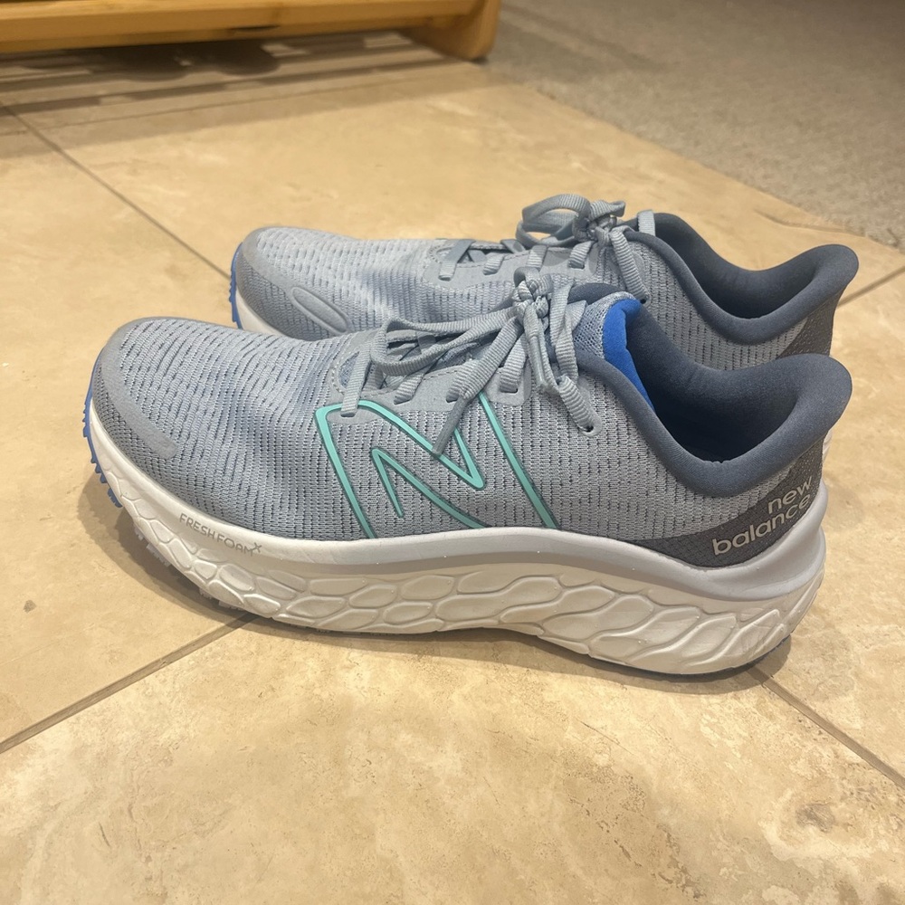 Women's New Balance sneakers
(Fresh Foam x Kaiha Road).